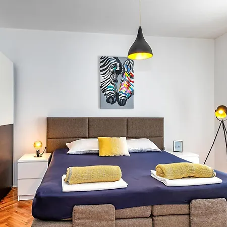 Pet Friendly In With Wifi Apartment