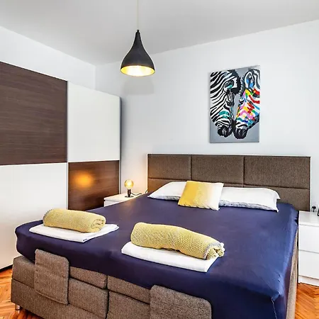 Pet Friendly In With Wifi Apartment